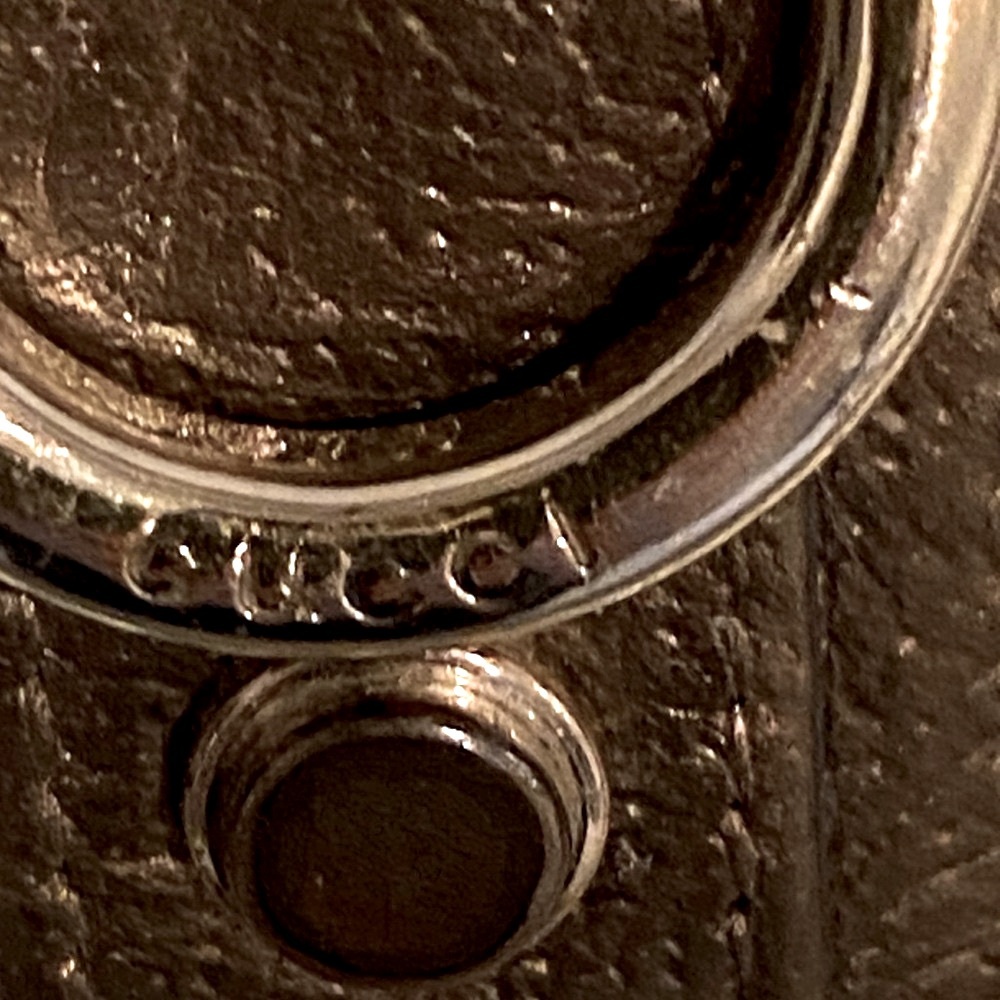 Authentic Gucci Gold monogram canvas key wallet - Picture 4 of 9